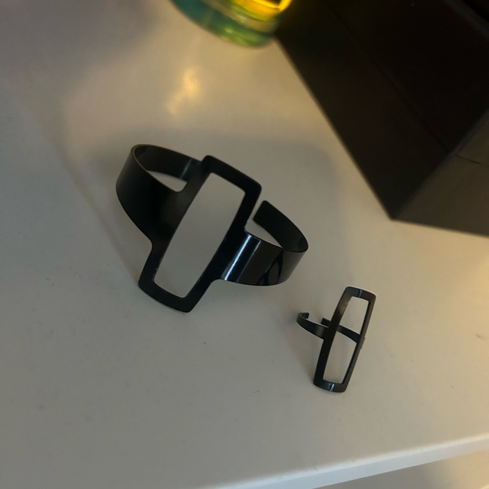 Sleek Black Womens  Ring and Bracelet Set
